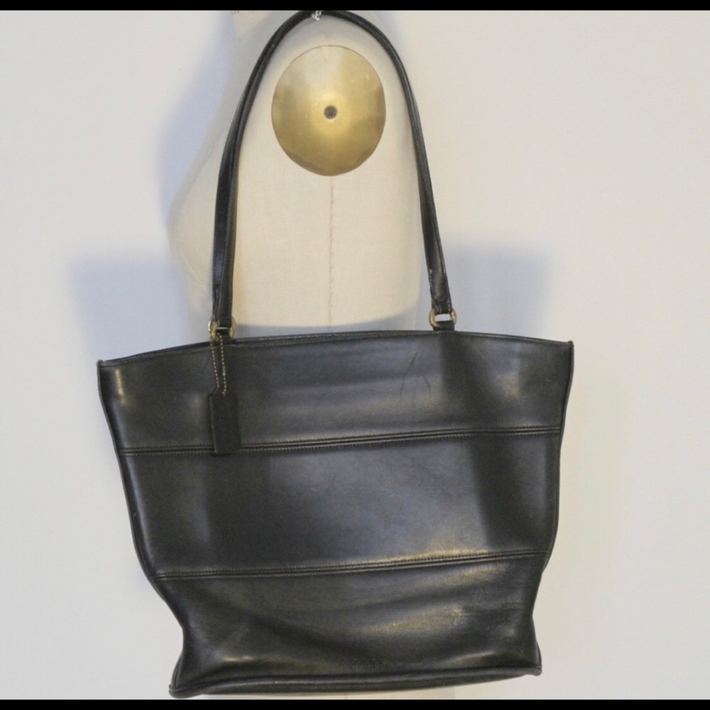 Coach black leather shoulder bag